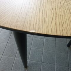 ※取引中/売約済*********** 　　　　　　未使用/新品　アウトレット特価　［幅90cm］デザイン木目 円形 ダイニングテーブル 単品 天然木 丸テーブル 木製 黒脚の画像