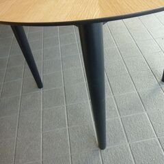 ※取引中/売約済*********** 　　　　　　未使用/新品　アウトレット特価　［幅90cm］デザイン木目 円形 ダイニングテーブル 単品 天然木 丸テーブル 木製 黒脚の画像