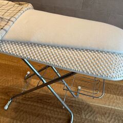 アイロン台（折りたたみ式）の画像