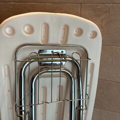 アイロン台（折りたたみ式）の画像