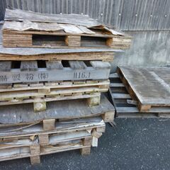 12　無料差し上げます　木製パレット　木パレ　大量の画像