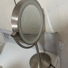 LEDライト照明付き鏡の画像
