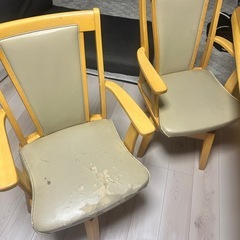 ダイニングテーブルの画像