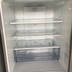 AQUA    3ドア冷蔵庫　2019年製　272L     自動製氷なし　中古品　の画像