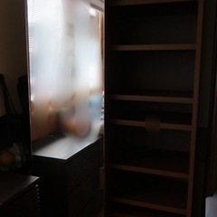 美品 dinos　≪幅89.5cm≫頑丈棚板引き戸本棚 奥行44cm  Ｎミラーダークブラウンの画像