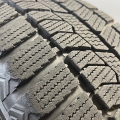 185/60R15 TOYOスタッドレスタイヤ
の画像