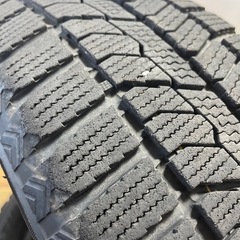 185/60R15 TOYOスタッドレスタイヤ
の画像