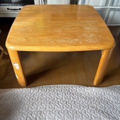 折りたたみテーブルの画像