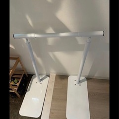 置くだけ手すり 置き型 介護用 玄関段差 据え置き手すり 歩行補助 横幅76-90cm調節可 工事不要 滑り止め付き 角度調整  (ホワイト 白)の画像