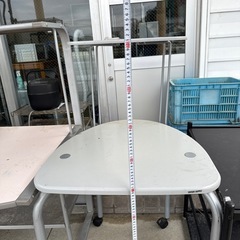 サンワサプライ　パソコンデスク　キャスター付きの画像