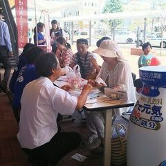 入社特典で明治商品を毎日味わいながら、お客様とコミュニケーションを楽しめます♪＿株式会社松代商店光店の画像