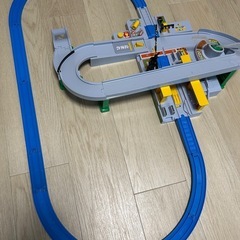 プラレール トミカと遊ぼう！くるぞわたるぞ！カンカン踏切セットの画像