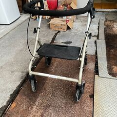 シルバーカート ブレーキ付き歩行車の画像