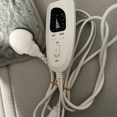 取引中　電気カーペット　ざぶとん　湯たんぽ　の画像