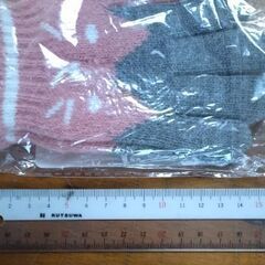 手袋　猫　グレーとピンクの画像