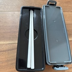 黒、弁当箱の画像