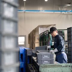 工場内の軽作業／賞与年3回！未経験者歓迎！安定した給与と福利厚生！の画像