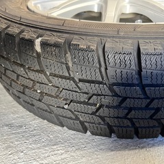 スタッドレスタイヤ、ホイール付きの画像