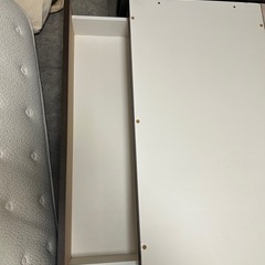 ベッドフレーム　クイーンサイズの画像