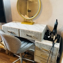 おしゃれドレッサー　定価5万６千円の画像