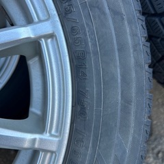 スタッドレスタイヤの画像