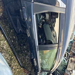 フィットシャトル　GP2 右側左側ドアの画像