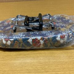 【美品/長期保管品/お引取限定】■らくらく座椅子■携帯用折畳み正座椅子■和装柄■W265mm×D170mm■の画像