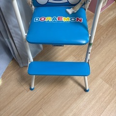 ドラえもんチェアの画像