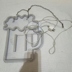 ビールジョッキ LEDネオンライト USB給電 チェーン付の画像