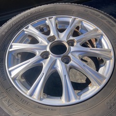 145/80R13 13インチスタッドレスタイヤ  の画像