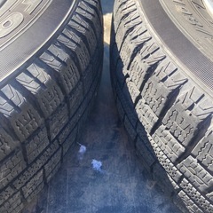 145/80R13 13インチスタッドレスタイヤ  の画像