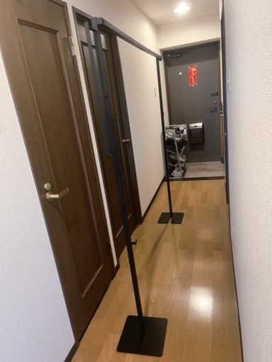 【極美品】山崎実業(Yamazaki) 折り畳み 室内物干し ブラック 使用時：約W175×D25×H160cm タワー tower 洗濯物干し コンパクトに収納できる 組み立て簡単