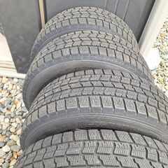 中古スタッドレスタイヤ４本セットの画像