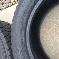 中古スタッドレスタイヤ４本セットの画像