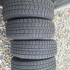 中古スタッドレスタイヤ４本セットの画像