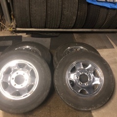 希少？100系ハイエース純正メッキホイール！スタッドレスだが、、、微妙！の画像
