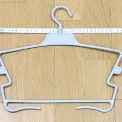 無料　ハンガー　まとめ売り　80本　灰色/グレー　洋服　衣類　首振り　中古品　※しばらくしたら処分予定なので欲しい方はお早めにの画像