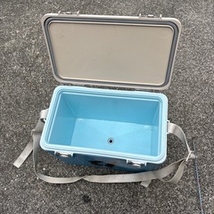 クーラーボックス　　中型　の画像