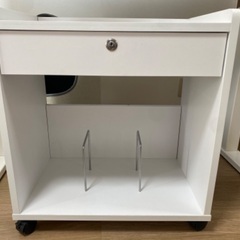 鍵・キャスター付き サンワダイレクト オフィスワゴン ホワイト A3サイズ対応の画像