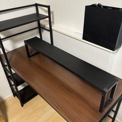 パソコンデスクの画像