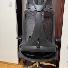 Lowya 購入 メッシュオフィスチェア　リクライニング
の画像