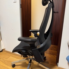 Lowya 購入 メッシュオフィスチェア　リクライニング
の画像