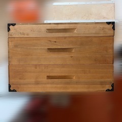 【多用途】木製スタッキング収納箱 3段／トレー型引き出し／角金具・取っ手付き／着物・たとう紙・衣類・書類・工具・おもちゃ・クラフト・キャンプギアの整理に／和モダン×ナチュラル／和室洋室OK／ローテーブル・ベンチ代用にもの画像