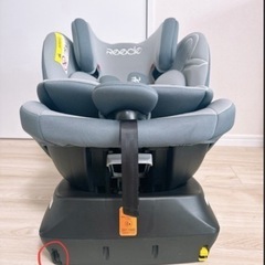 チャイルドシート　新生児対応　シートベルト固定式の画像