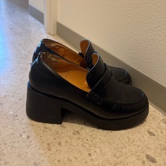 ヒール　ろーすぁローファーの画像