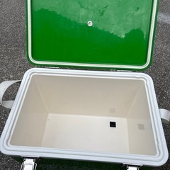 クーラーボックス　中型　　の画像