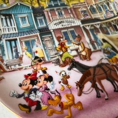 Disney ウェスタンランドの飾り皿の画像