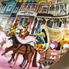 Disney ウェスタンランドの飾り皿の画像