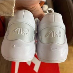 NIKE ナイキ エアマックス ボルト 白　レディース　24の画像