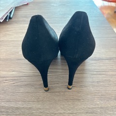 黒 スエード ポインテッドトゥ ハイヒールの画像